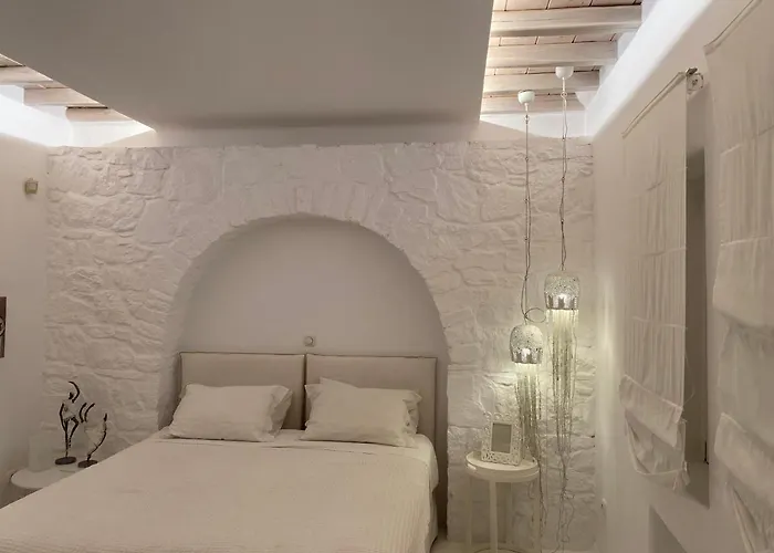 Alessandra With Massive Pool By Diles Mykonos Town