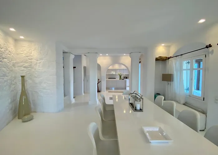 Villa Alessandra With Massive Pool By Diles Mykonos Town