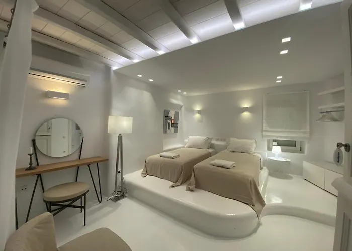 Alessandra With Massive Pool By Diles Mykonos Town