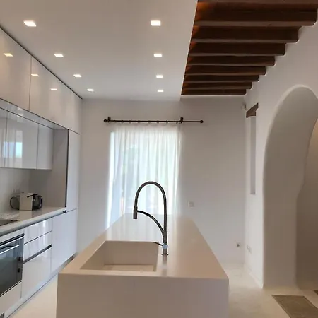 Willa Alessandra With Massive Pool By Diles Mykonos Town