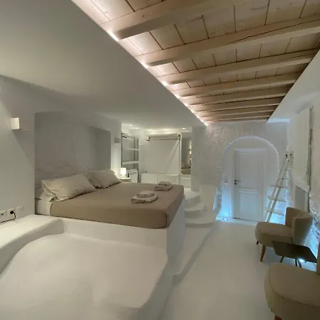 Alessandra With Massive Pool By Diles *