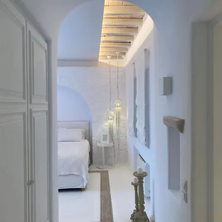 Alessandra With Massive Pool By Diles Willa