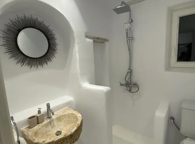 Willa Alessandra With Massive Pool By Diles Mykonos Town