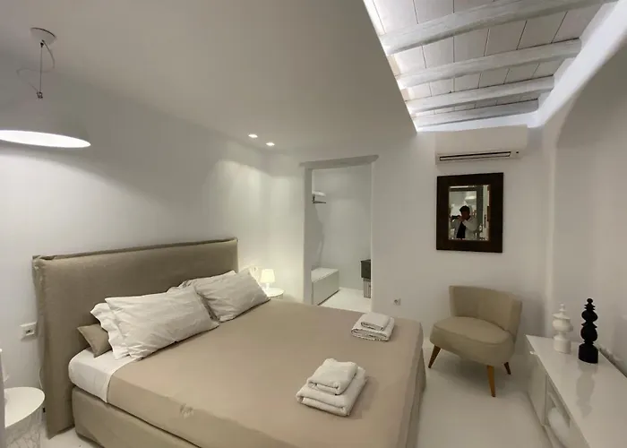 Willa Alessandra With Massive Pool By Diles Mykonos Town